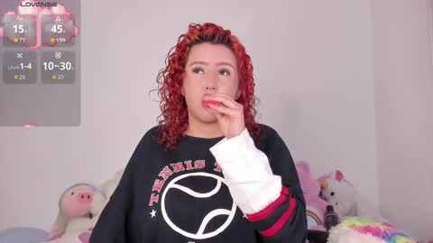 Snapshot of yunahott_ chatting on 11.21.25 yunahott_ online show from 11.21.25