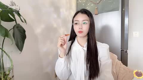 YunEr online show from 02.25.25