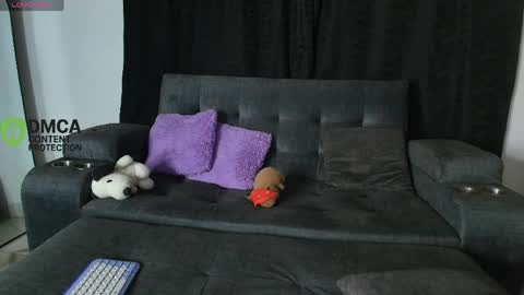 Snapshot of yungelitamor_ chatting on 04.28.26 ELITA online show from 04.28.26