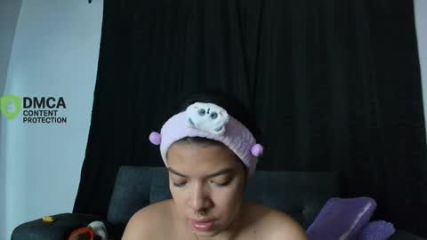 Snapshot of yungelitamor_ chatting on 05.22.26 ELITA online show from 05.22.26