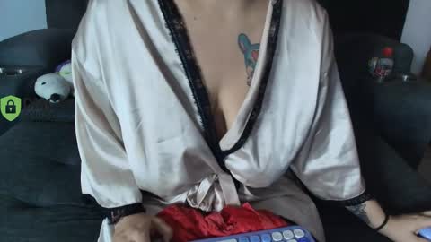 Snapshot of yungelitamor_ chatting on 05.29.26 ELITA online show from 05.29.26
