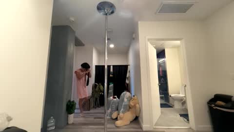 Snapshot of yungfemslut chatting on 05.21.26 BbyTSSLut online show from 05.21.26