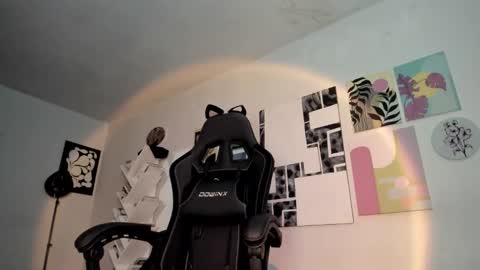 paola online show from 01.06.26