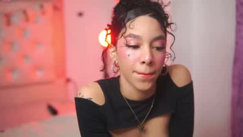 Snapshot of yuyi_cam chatting on 09.29.25 Yuyi Cam online show from 09.29.25