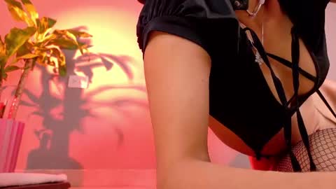 Snapshot of yuyi_cam chatting on 07.17.26 Yuyi Cam online show from 07.17.26