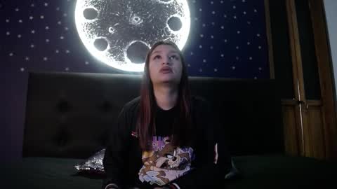 YUYIS online show from 12.22.25