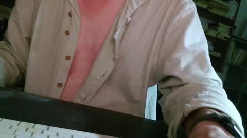 Snapshot of yvanbonar181018 chatting on 10.03.25 yvanbonar181018 online show from 10.03.25