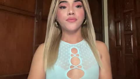 Snapshot of yvonne_guidotti chatting on 04.27.26 Miss Cali online show from 04.27.26