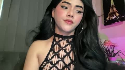 Snapshot of yvonne_guidotti chatting on 05.17.26 Miss Cali online show from 05.17.26
