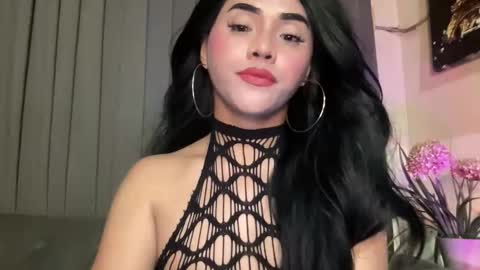 Snapshot of yvonne_guidotti chatting on 05.22.26 Miss Cali online show from 05.22.26