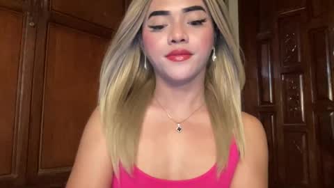 Snapshot of yvonne_guidotti chatting on 05.29.26 Miss Cali online show from 05.29.26