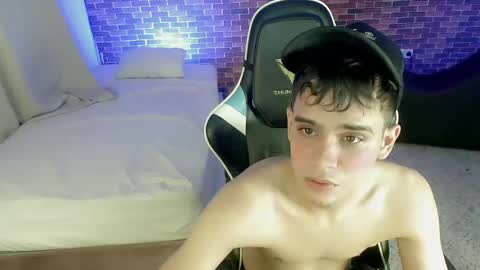 Snapshot of zacariass_ chatting on 09.27.25 ZACARIAS online show from 09.27.25