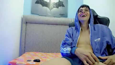 Snapshot of zacariass_ chatting on 03.08.26 ZACARIAS online show from 03.08.26