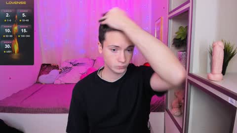 Snapshot of zack_hemsey chatting on 12.02.24 Zack online show from 12.02.24