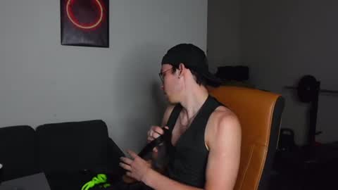 Snapshot of zack_huddle chatting on 06.25.26 ZACK HUDDLE online show from 06.25.26