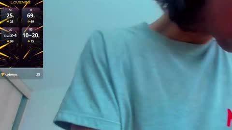 Snapshot of zackcum_ chatting on 03.03.25 for you Zack online show from 03.03.25