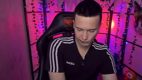 Snapshot of zackhandsome chatting on 09.09.25 Zack online show from 09.09.25