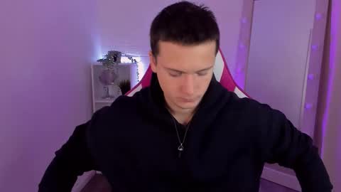 Snapshot of zackhandsome chatting on 10.13.25 Zack online show from 10.13.25