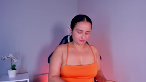 Snapshot of zafiro__brown chatting on 05.23.26 Zafiro Brown online show from 05.23.26