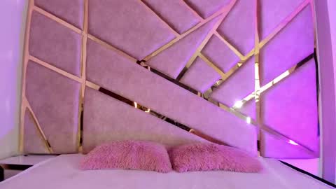 Claire  online show from 11.01.25