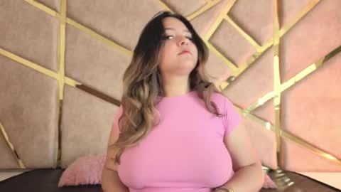 Snapshot of zafiro_claire chatting on 01.16.26 Claire online show from 01.16.26