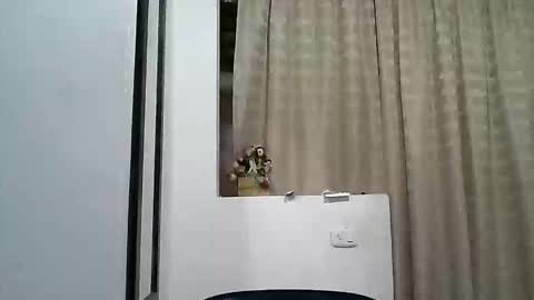 Zafiro online show from 04.22.26