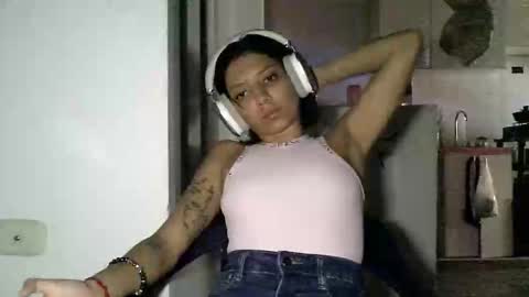 Snapshot of zafiro_rubi chatting on 05.22.26 Zafiro online show from 05.22.26