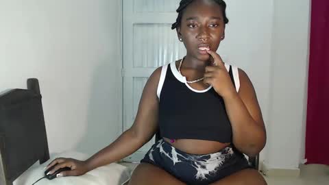 Snapshot of zahhysims chatting on 01.25.25 zahhy online show from 01.25.25