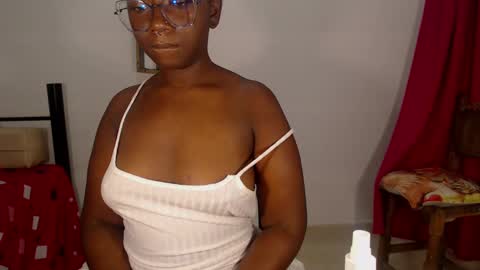 Snapshot of zahhysims chatting on 02.21.25 zahhy online show from 02.21.25