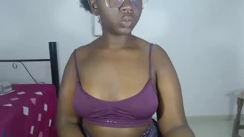 Snapshot of zahhysims chatting on 02.22.25 zahhy online show from 02.22.25