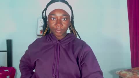 Snapshot of zahhysims chatting on 02.24.25 zahhy online show from 02.24.25