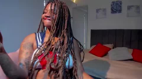 Snapshot of zahra_rose chatting on 02.20.25 zahra_rose online show from 02.20.25