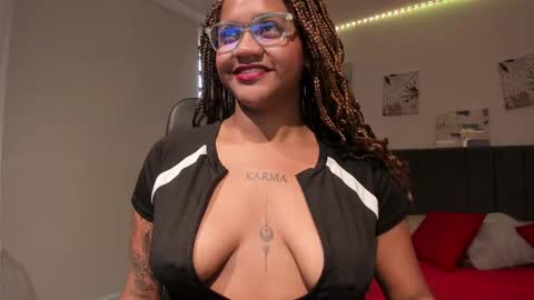 Snapshot of zahra_rose chatting on 03.03.25 zahra_rose online show from 03.03.25