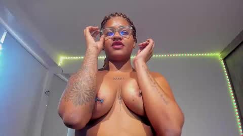 Snapshot of zahra_rose chatting on 03.05.25 zahra_rose online show from 03.05.25
