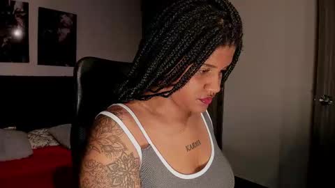 Snapshot of zahra_rose chatting on 10.19.25 zahra_rose online show from 10.19.25