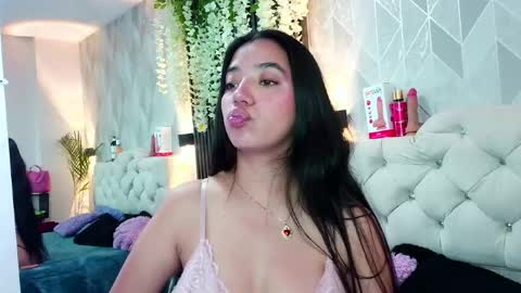 Snapshot of zaira_bonny chatting on 06.17.26 Zaira Bonny online show from 06.17.26