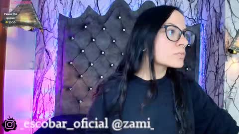 Snapshot of zami_escobar_of chatting on 09.21.25 online show from 09.21.25