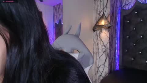 Snapshot of zami_escobar_of chatting on 10.06.25 online show from 10.06.25
