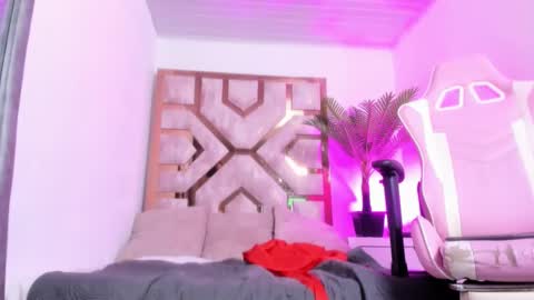 zamira_taylor online show from 02.25.25