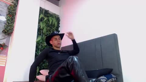 Snapshot of zamirscott chatting on 06.10.26 Zamir online show from 06.10.26