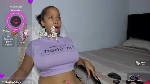 Snapshot of zandra_kiman chatting on 02.01.25 Zandra online show from 02.01.25