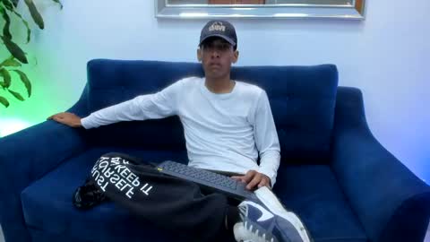 Snapshot of zane_belville chatting on 05.06.26 Zane Belville online show from 05.06.26
