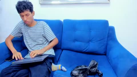 Snapshot of zane_belville chatting on 05.27.26 Zane Belville online show from 05.27.26