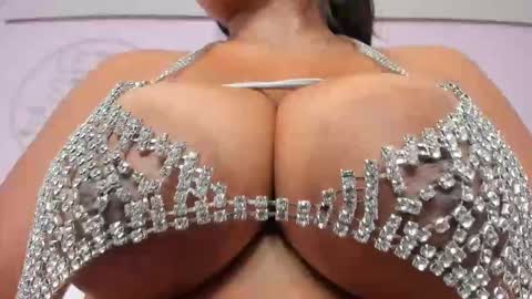 zara lopez online show from 11.22.25