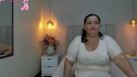Snapshot of zara_milf_ chatting on 03.03.26 zara online show from 03.03.26
