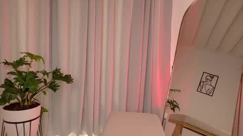 Snapshot of zara_nova chatting on 02.05.26 Zara Nova online show from 02.05.26