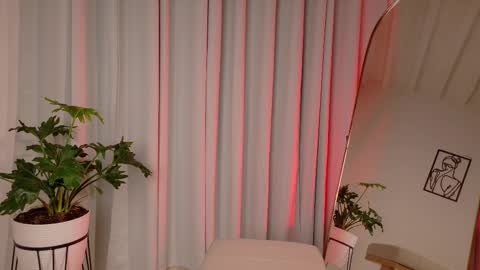 Snapshot of zara_nova chatting on 02.17.26 Zara Nova online show from 02.17.26