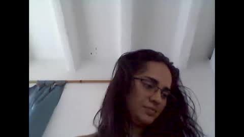 Snapshot of zaraa_lopez chatting on 11.15.25 zaraa_lopez online show from 11.15.25