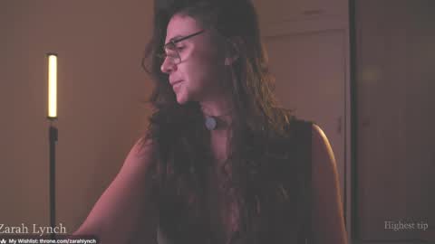 Snapshot of zarahlynch chatting on 04.01.26 Miss Lynch Next show 2911 online show from 04.01.26