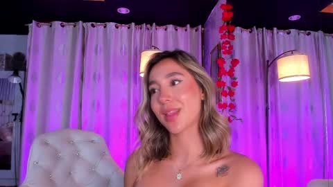 Snapshot of zarajener chatting on 05.15.26 online show from 05.15.26